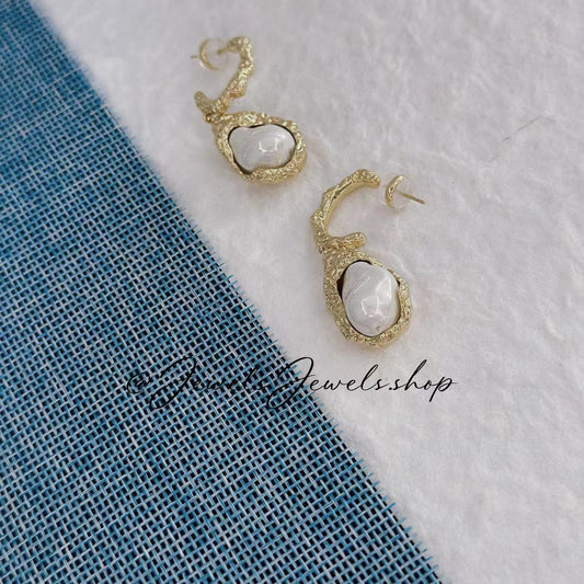 Vintage Style with Pearl Earrings(22K)