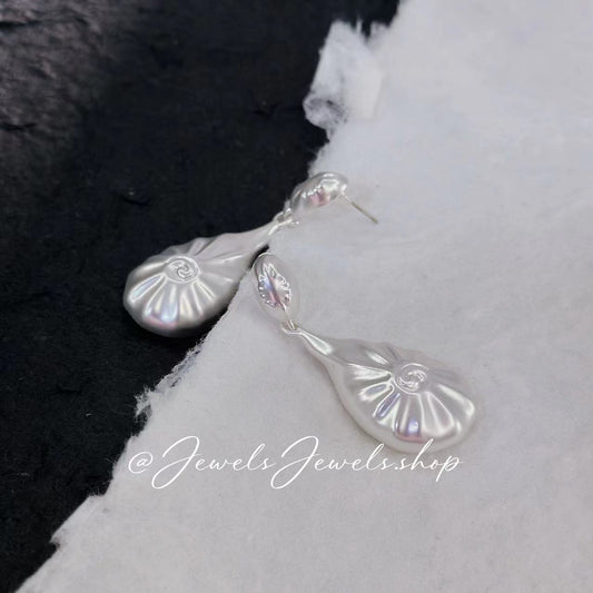 Shell (oversize) Earrings / Silver