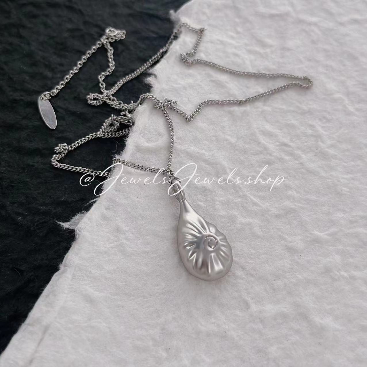 Shell (Platinum Plated) Necklace