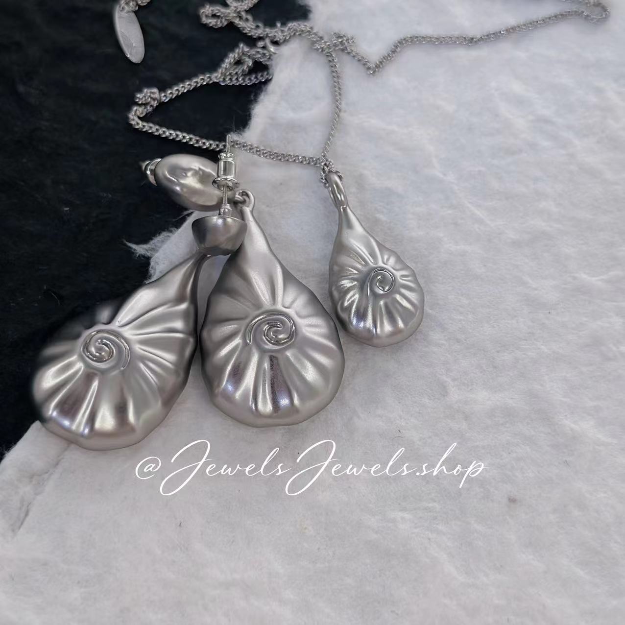 Shell (Platinum Plated) Necklace